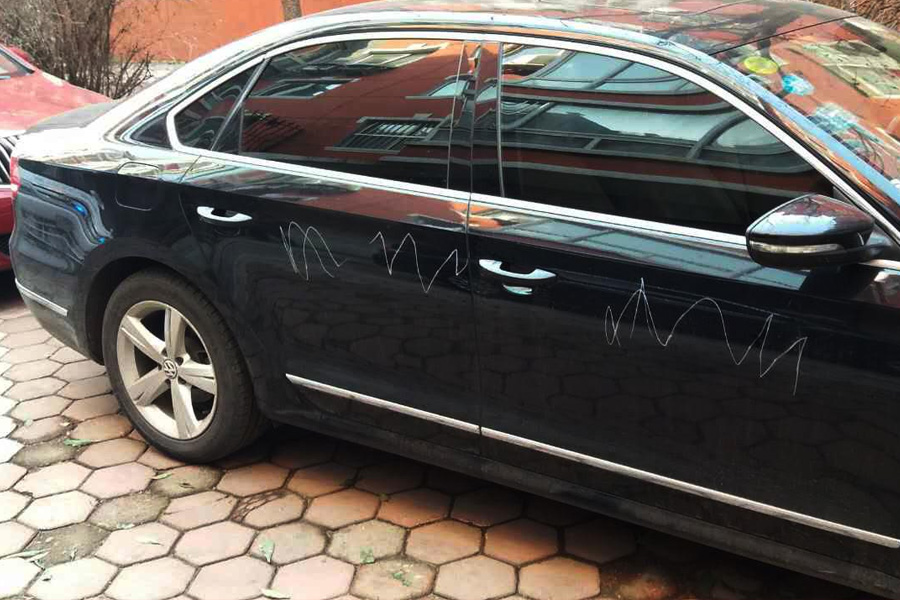 物業(yè)費不等于保管費，業(yè)主車輛被劃，找物業(yè)索賠被駁回！